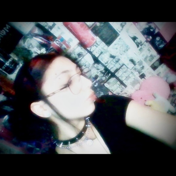 Meet your Posher, Ada - Picture 2 of 4